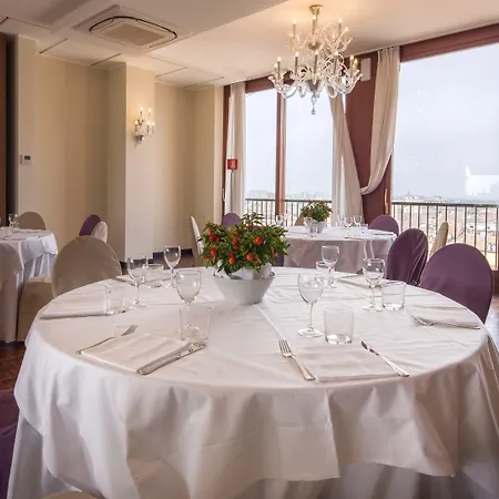 格兰德艾尔伯格罗马酒店 4* 皮亚琴察