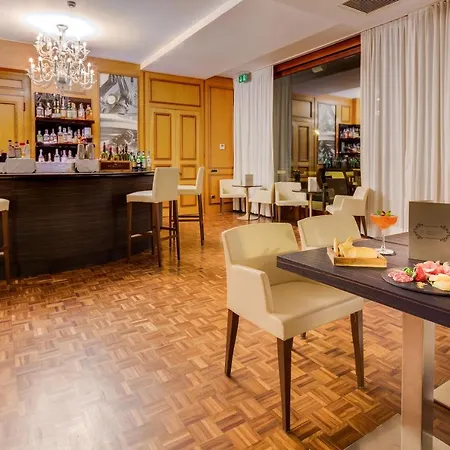 酒店 格兰德艾尔伯格罗马酒店 4*