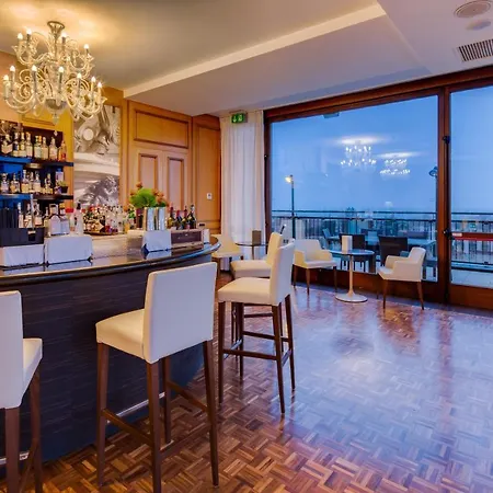 Grande Roma Hotel 4*