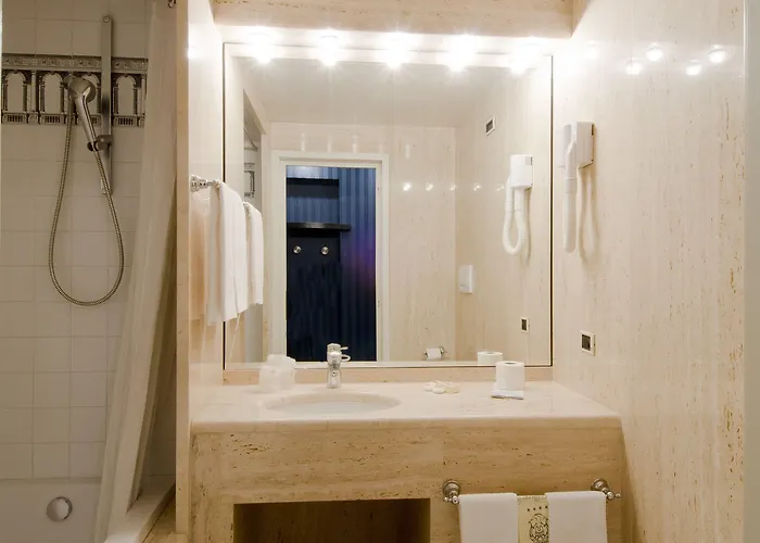 ホテル グランデ アルベルゴ ローマ ピアチェンツァ